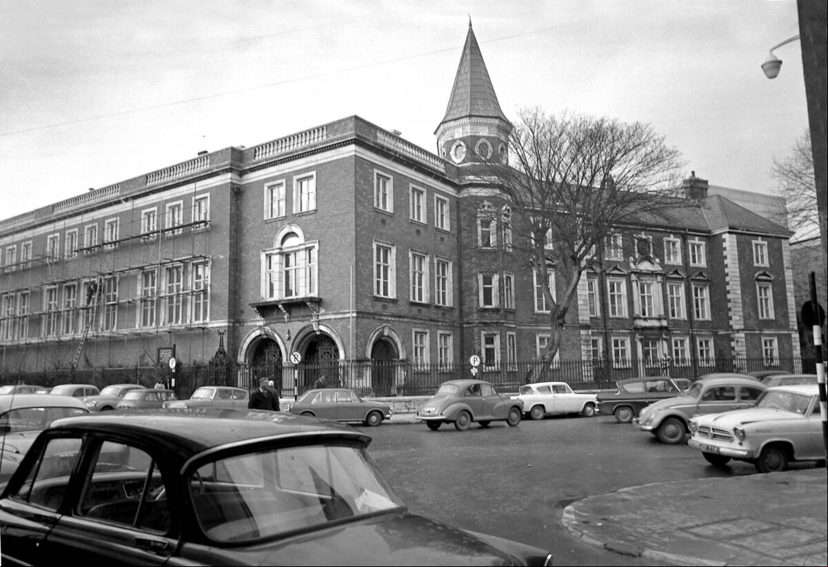 The Crawford School of Art, Emmet Place, Cork pictured in 1966 / /Ref. 623P-104 The Crawford School of Art, Emmet Place, Cork pictured in 1966 / /Ref. 623P-104