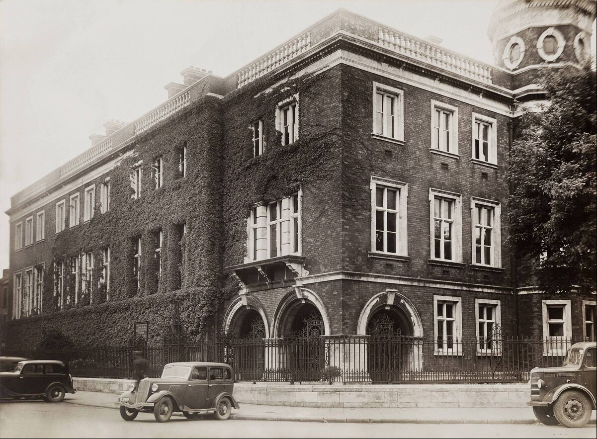Exterior of Crawford Municipal School of Art, c.1935.Courtesy Crawford Art Gallery, Cork Exterior of Crawford Municipal School of Art, c.1935.Courtesy Crawford Art Gallery, Cork